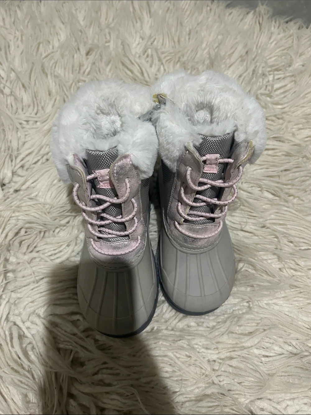 OshKosh BGosh toddlers sz 9 Gray & Pink Girls Snow Boots with Faux Fur Trim